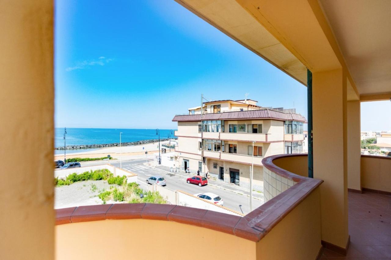 Waterfront House Fiumicino Lejlighed Eksteriør billede